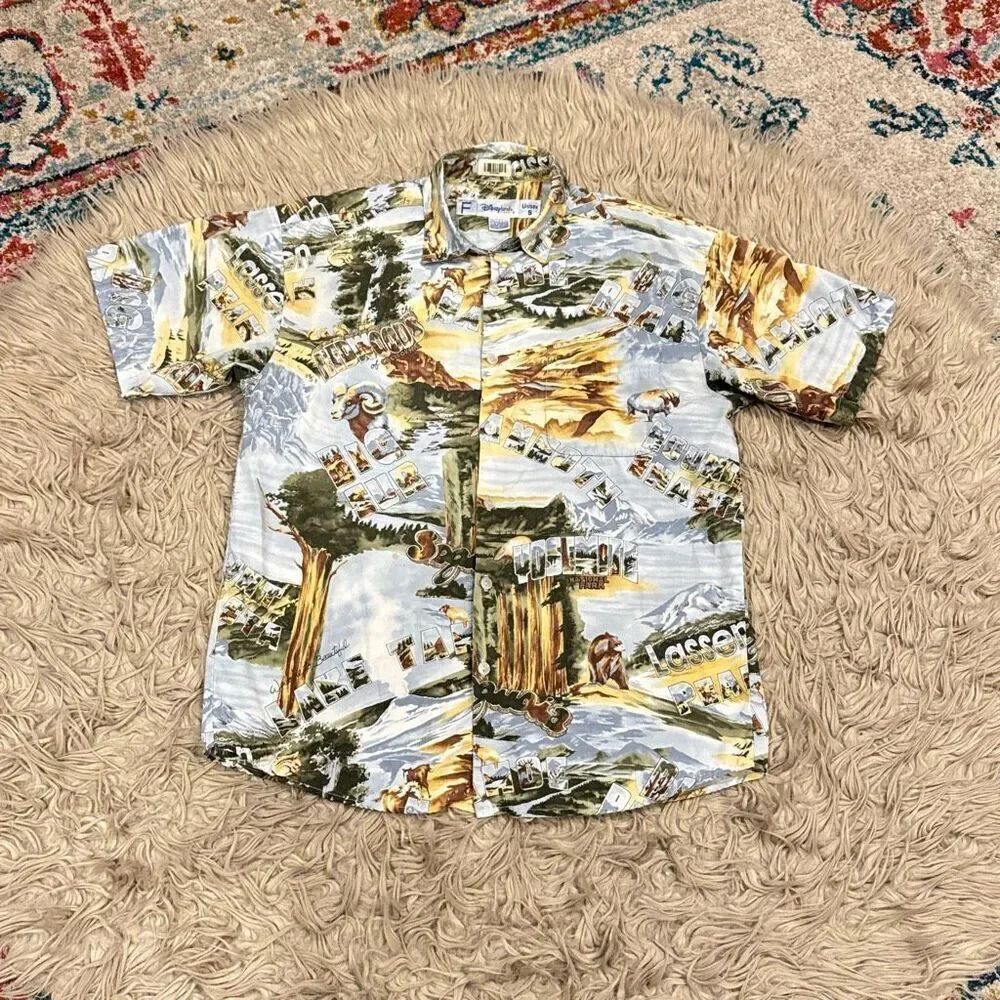 Disneyland cast member button down California shirt size small unisex